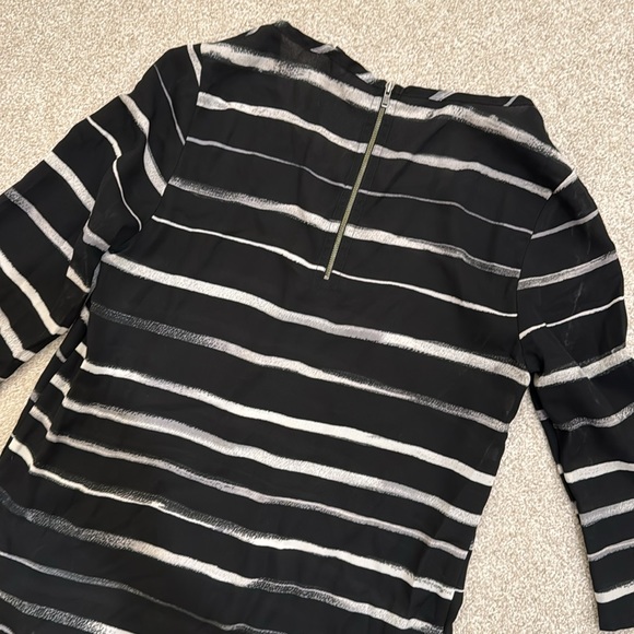 Express Tall Petite Blouse with zipper back - Picture 7 of 8